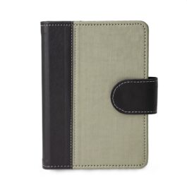 Caderneta em Couro Sintético.