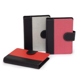 Caderneta em Couro Sintético.