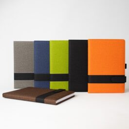 Caderneta em Linho com Porta Caneta.