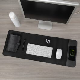 Desk Pad com carregamento por indução.