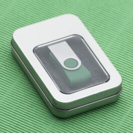 Estojo de Metal para Pen Drive.