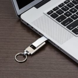 Pen Drive Chaveiro Metal 4GB/8GB.