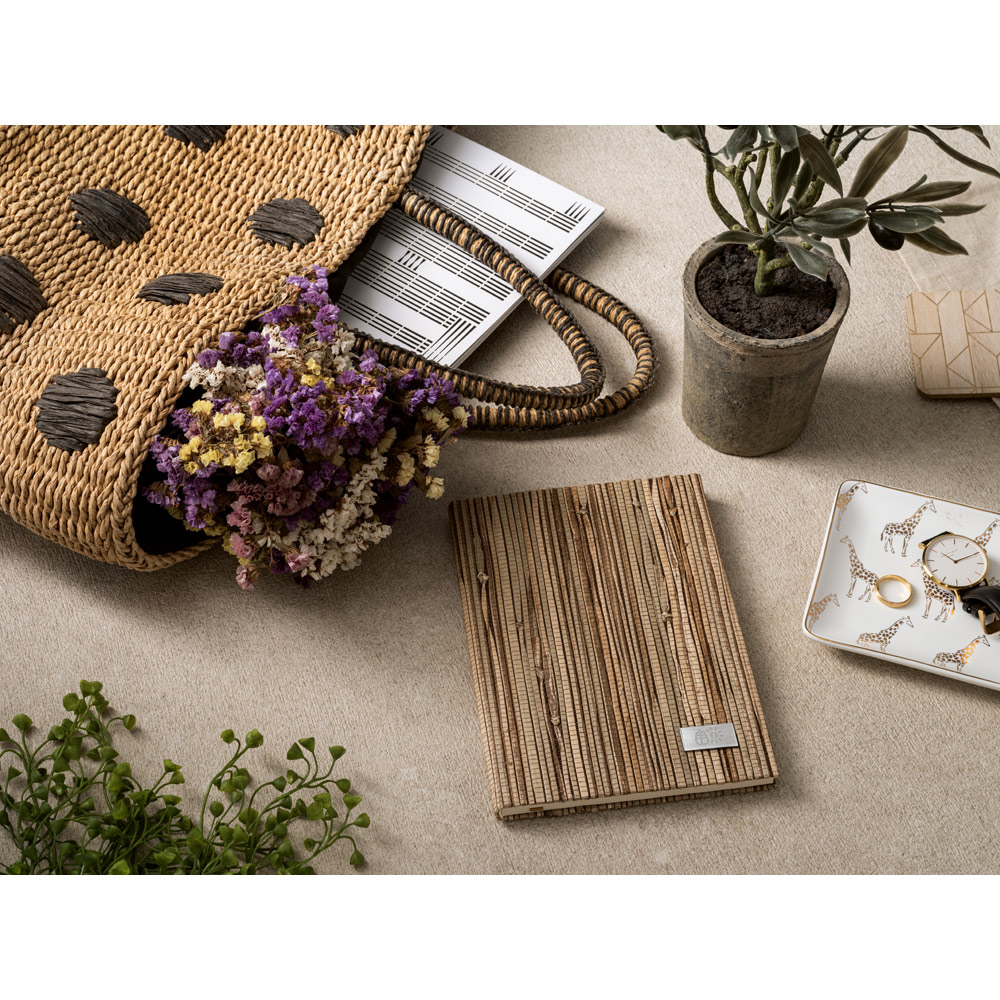 NERUDA II. Caderno A5 de capa dura em palha natural com 192 páginas pautadas recicladas - Imagem 3