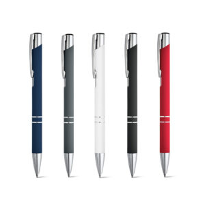 BETA SOFT. Esferográfica em alumínio com acabamento emborrachado e escrita em preto