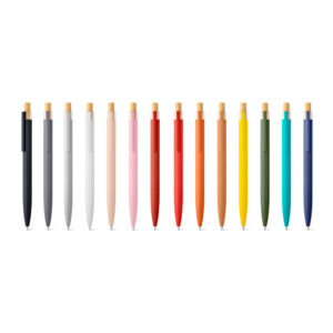 ANTON. Esferográfica com corpo em alumínio 100% reciclado com ponteira em bambu e escrita em azul