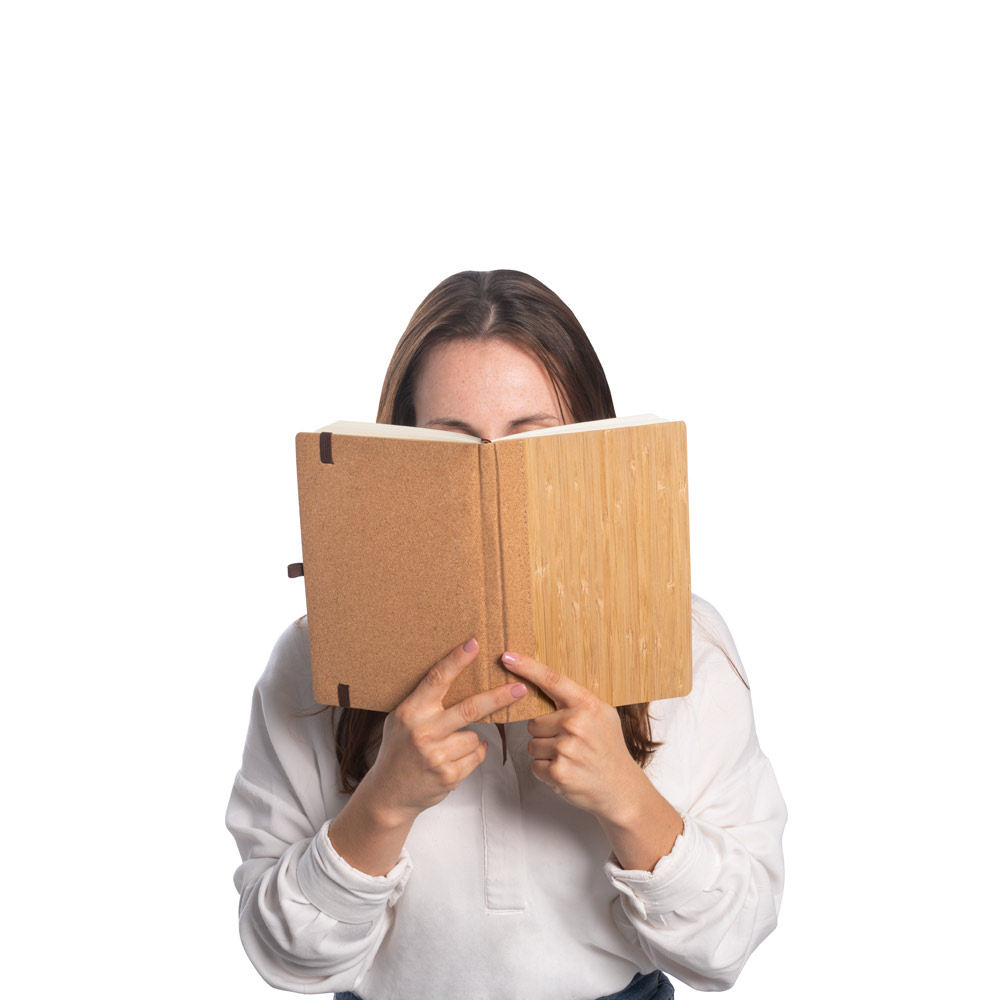 ORWELL. Caderno A5 de capa dura em folha de bambu e cortiça com 160 páginas pautadas - Imagem 6