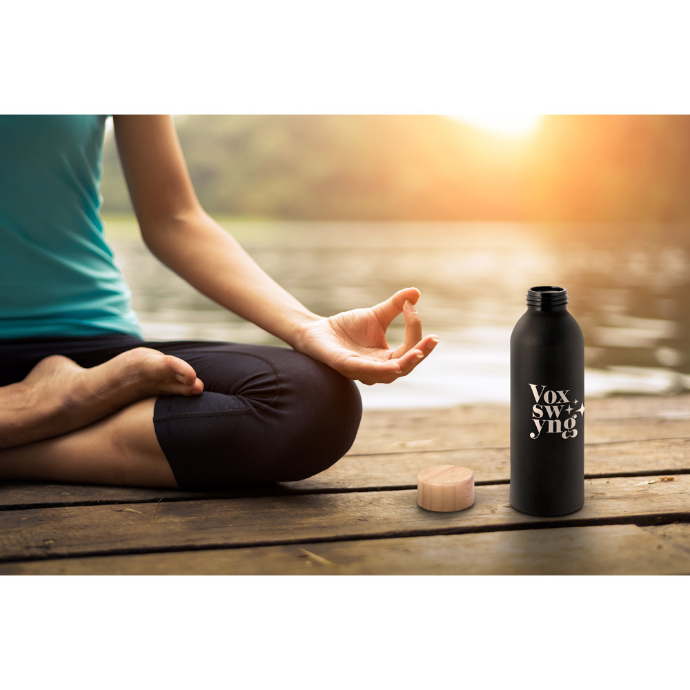 QUETA. Squeeze em alumínio com acabamento mate e tampa em bambu 550 mL - Imagem 3