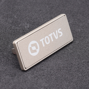 Placa de metal imantada prata p/ mochila