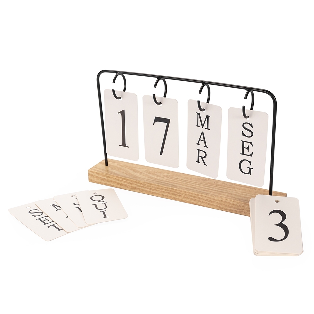 Calendário Permanente de Madeira com Alça de Metal.